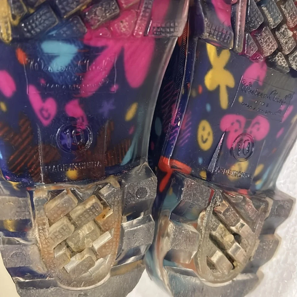 Western Chief Floral hearts stars smiley face Rain Boots light up heels size 10